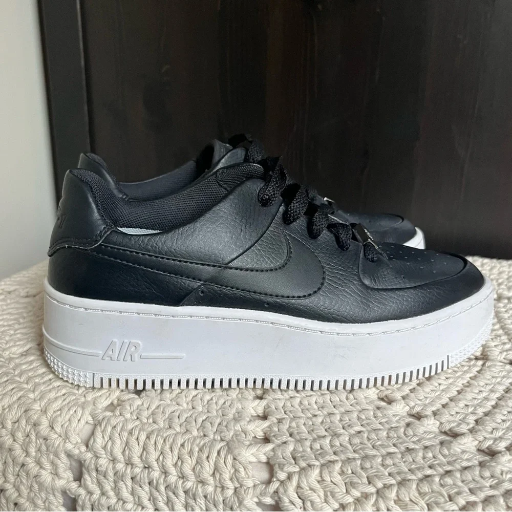 Nike Air Force 1‎ Sage Low Women's Size 6.5 Sneakers Black White AR5339-002